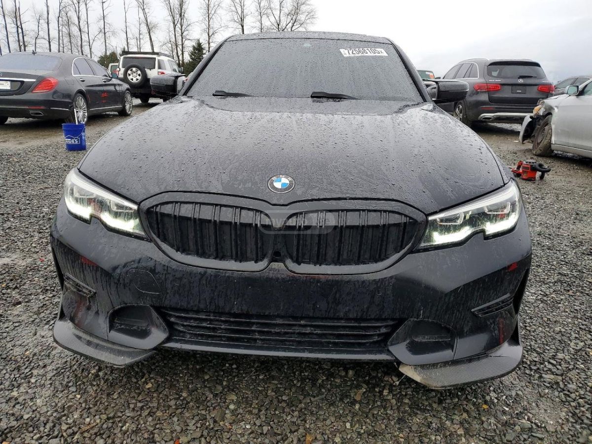 BMW 330
