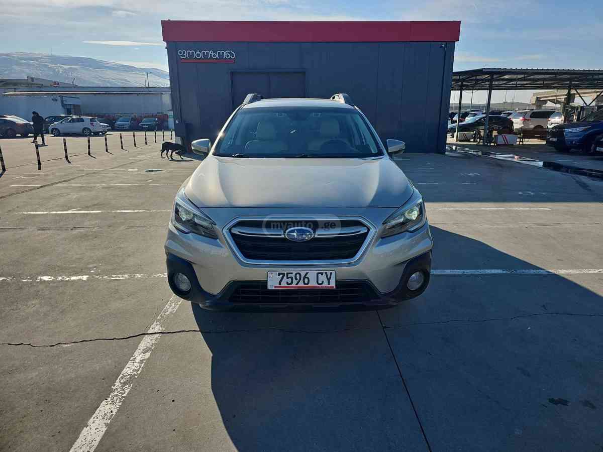 Subaru Outback 2018 — photo 2