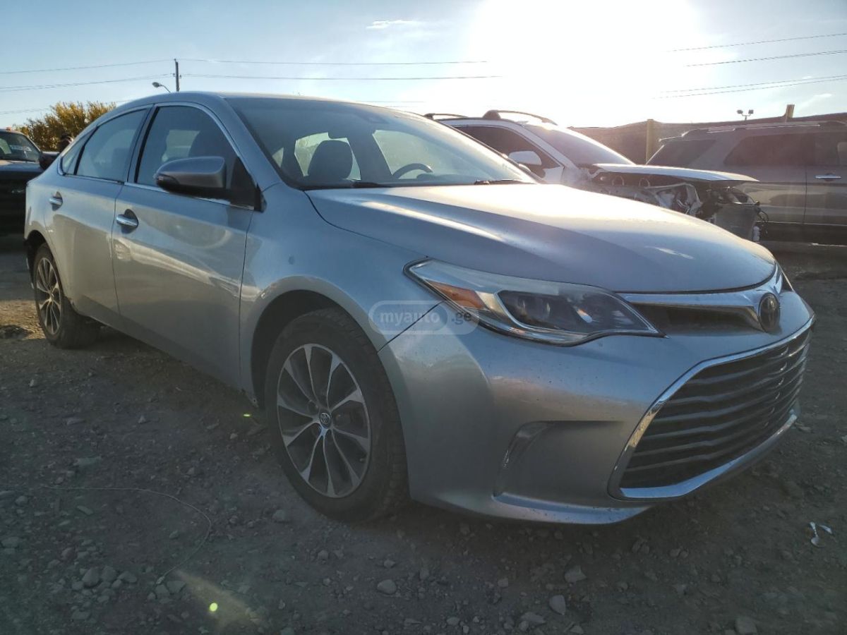 Toyota Avalon 2018 — photo 2