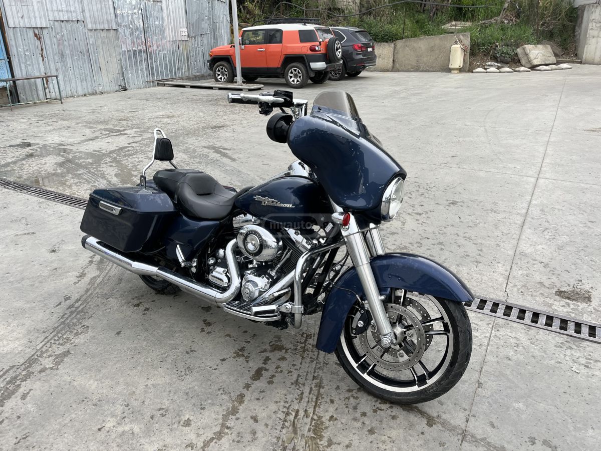 Harley-Davidson Street Glide 2009 — photo 2