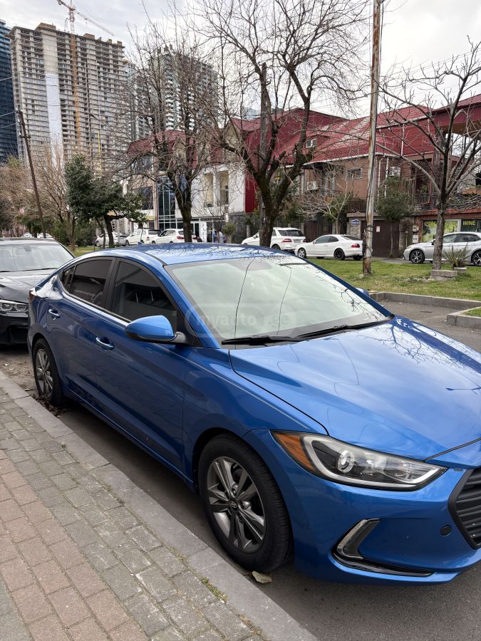 Hyundai Elantra 2017 — photo 2