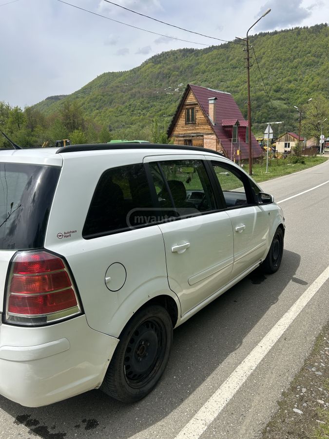 Opel Zafira 2006 — photo 2