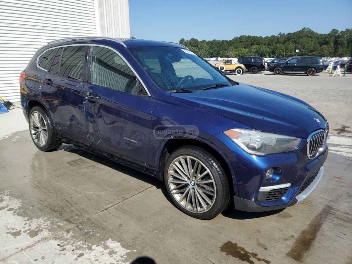 BMW X1 2018 — photo 2
