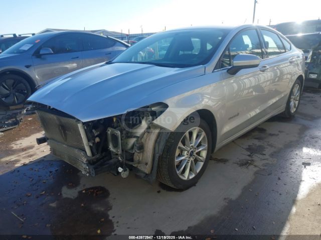 Ford Fusion 2017 — photo 2