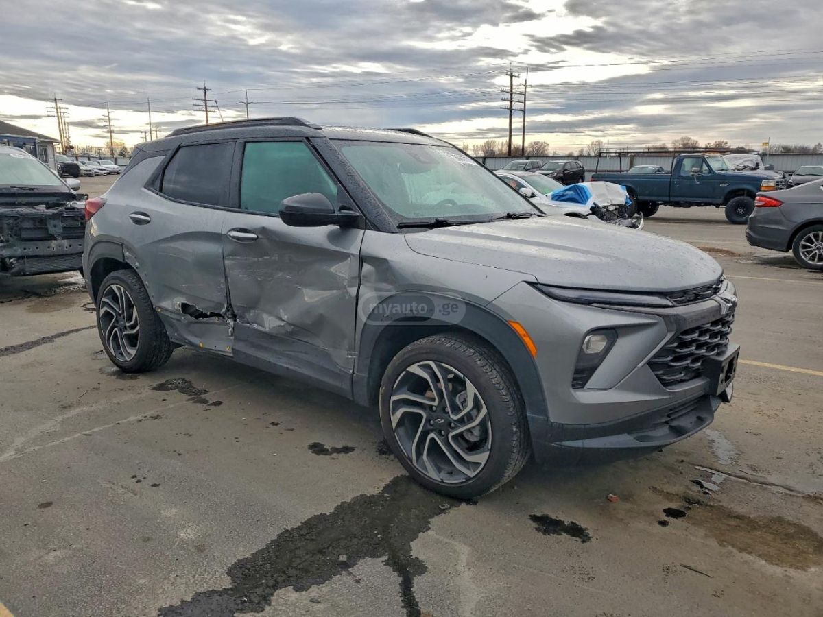 Chevrolet Trailblazer 2023 — photo 2