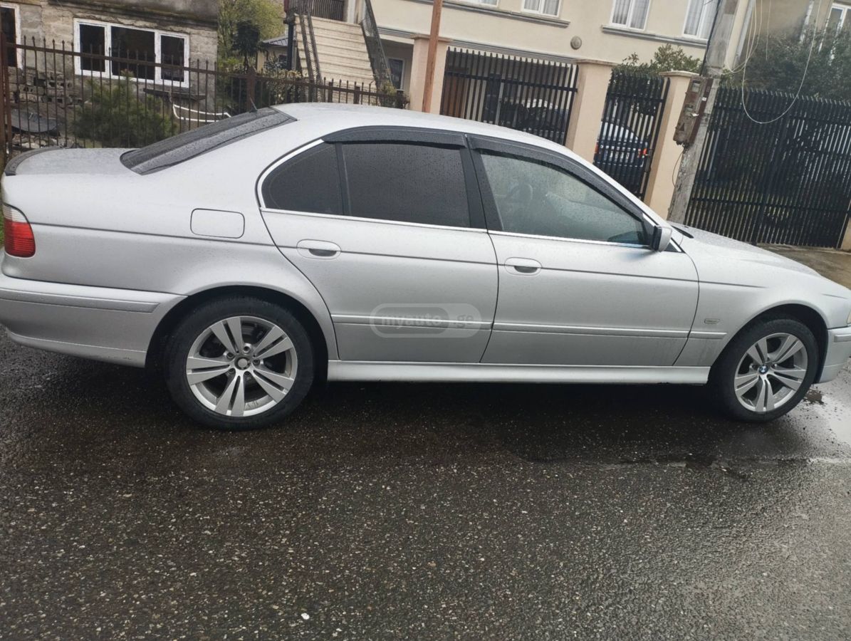 BMW 520 2001 — photo 2