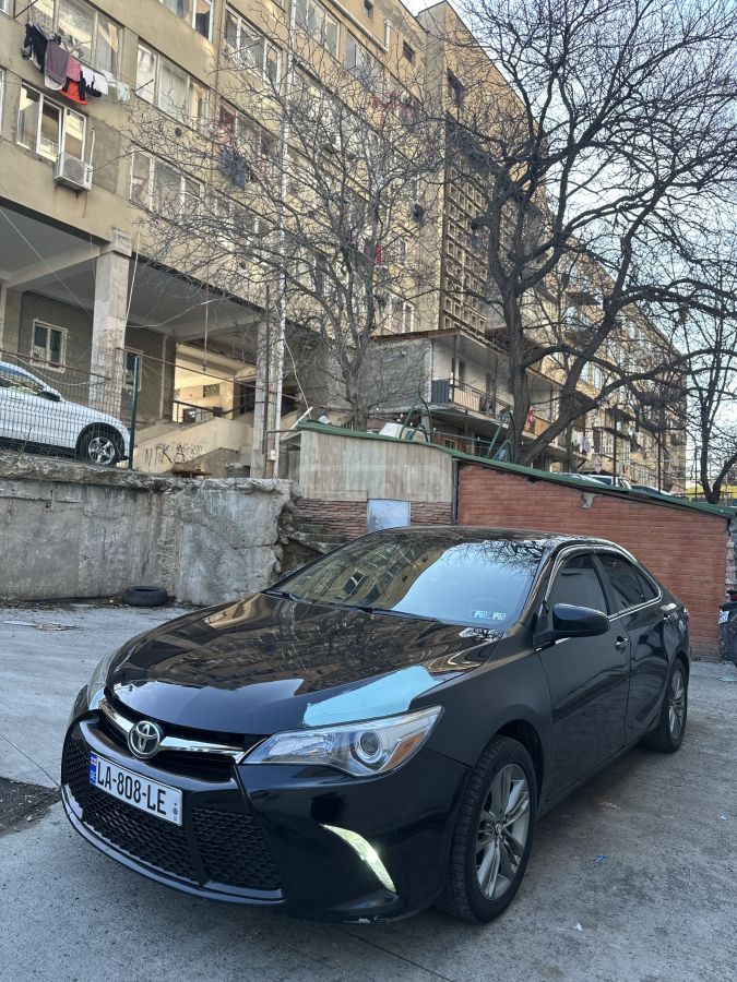 Toyota Camry 2015 — photo 2