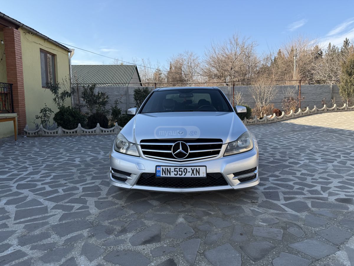Mercedes-Benz C 250 2012 — photo 2
