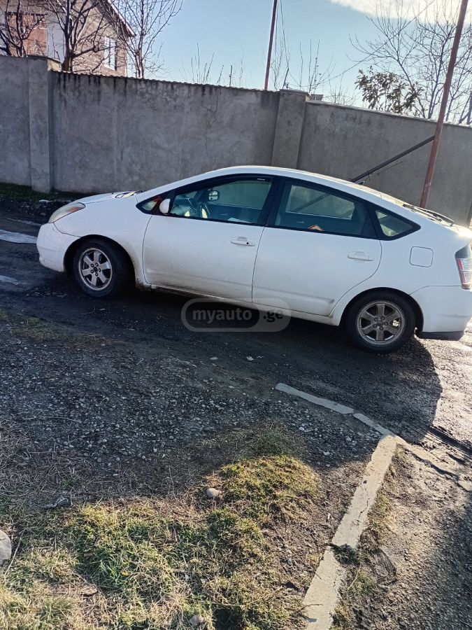 Toyota Prius 2004 — photo 2