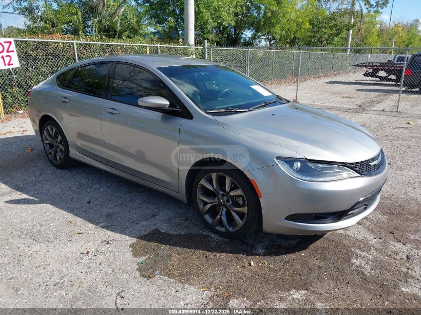 Chrysler 200