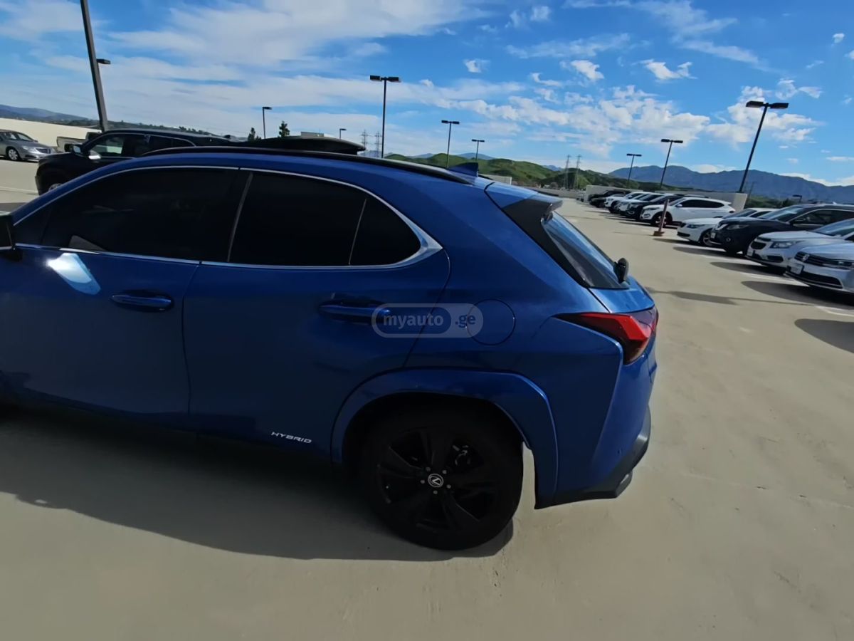 Lexus UX 250 h 2021 — photo 2