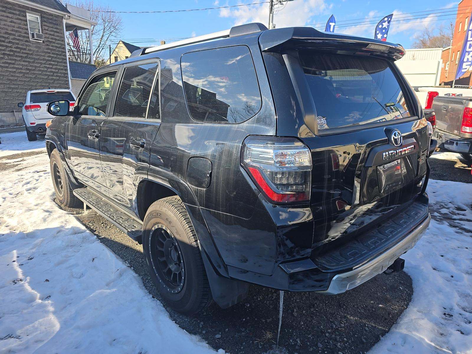 Toyota 4Runner 2015 — photo 2