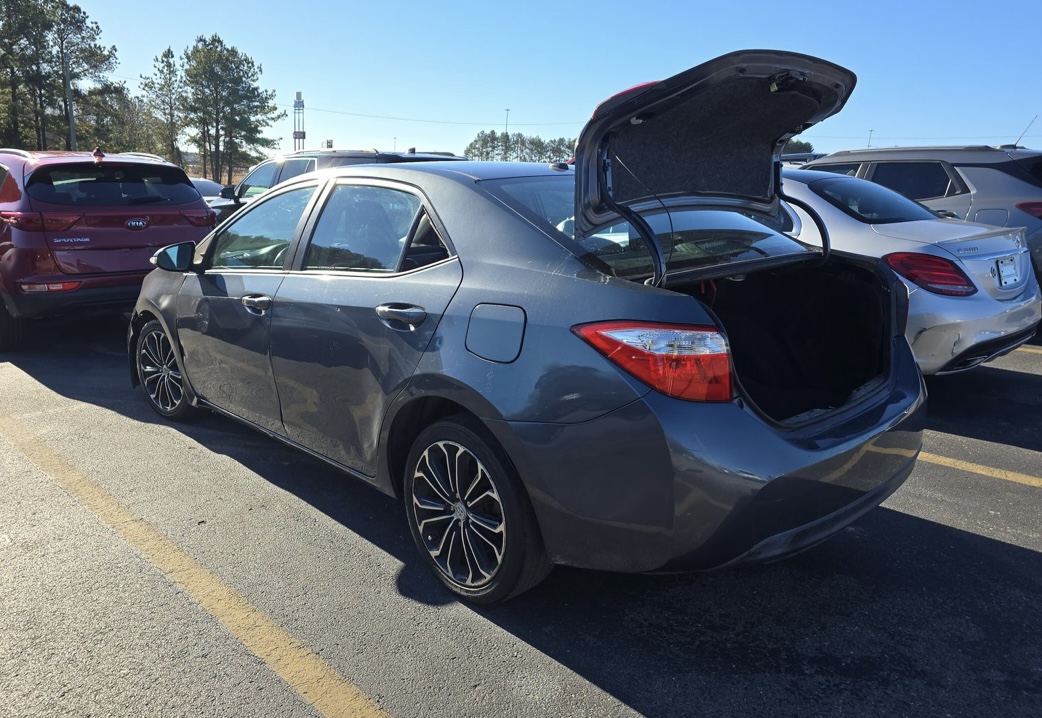 Toyota Corolla 2015 — photo 2