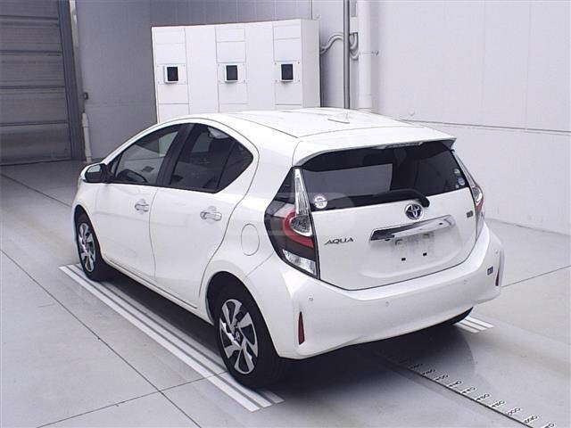 Toyota Aqua 2021 — photo 2