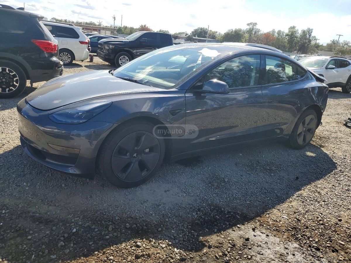 Tesla Model 3 2023 — photo 2