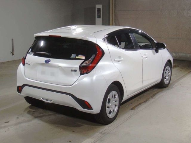 Toyota Aqua 2023 — photo 2