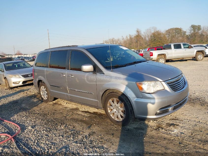 Chrysler Town and Country 2014 — photo 2