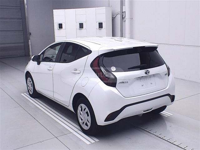 Toyota Aqua 2023 — photo 2