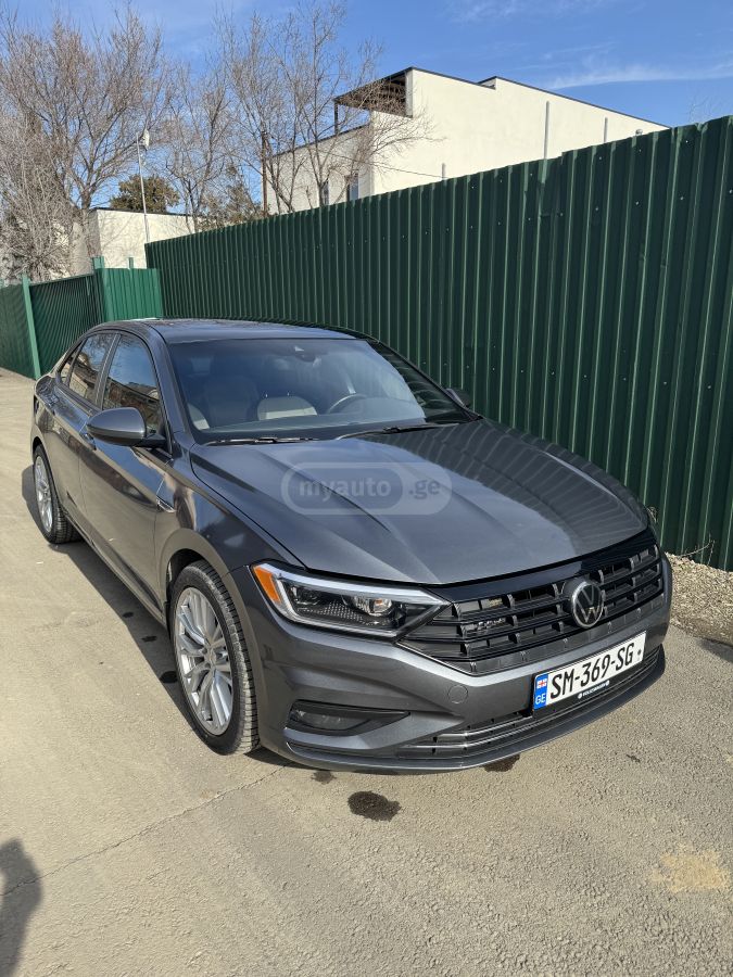 Volkswagen Jetta 2018 — photo 2