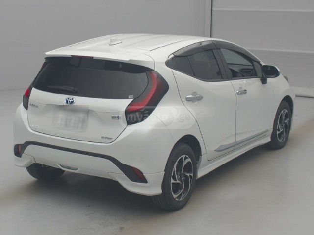 Toyota Aqua 2023 — photo 2