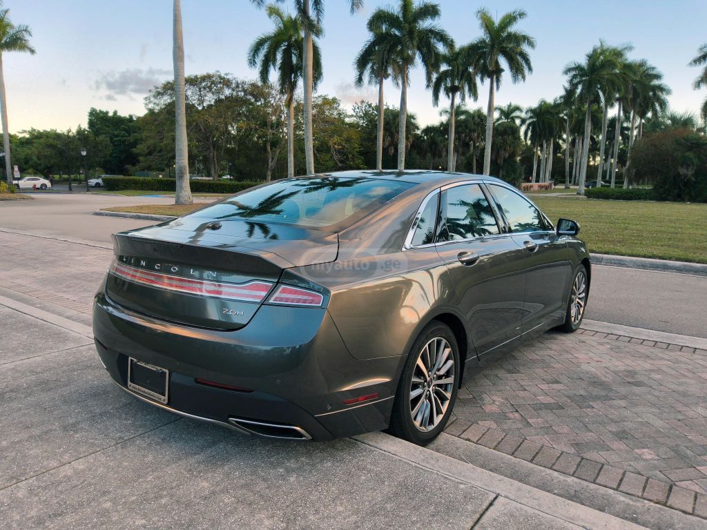 Lincoln MKZ 2018 — photo 2