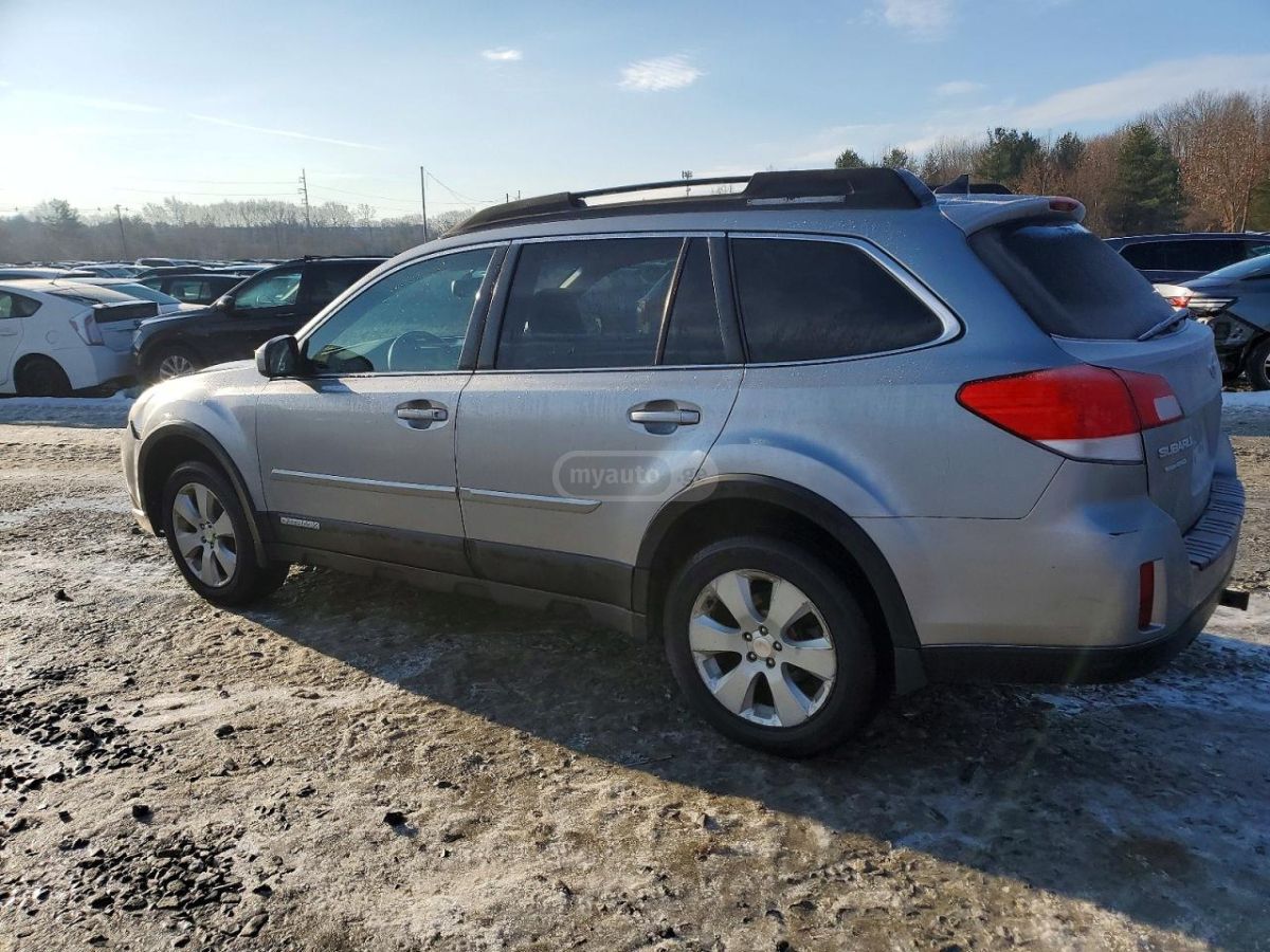 Subaru Outback 2011 — photo 2