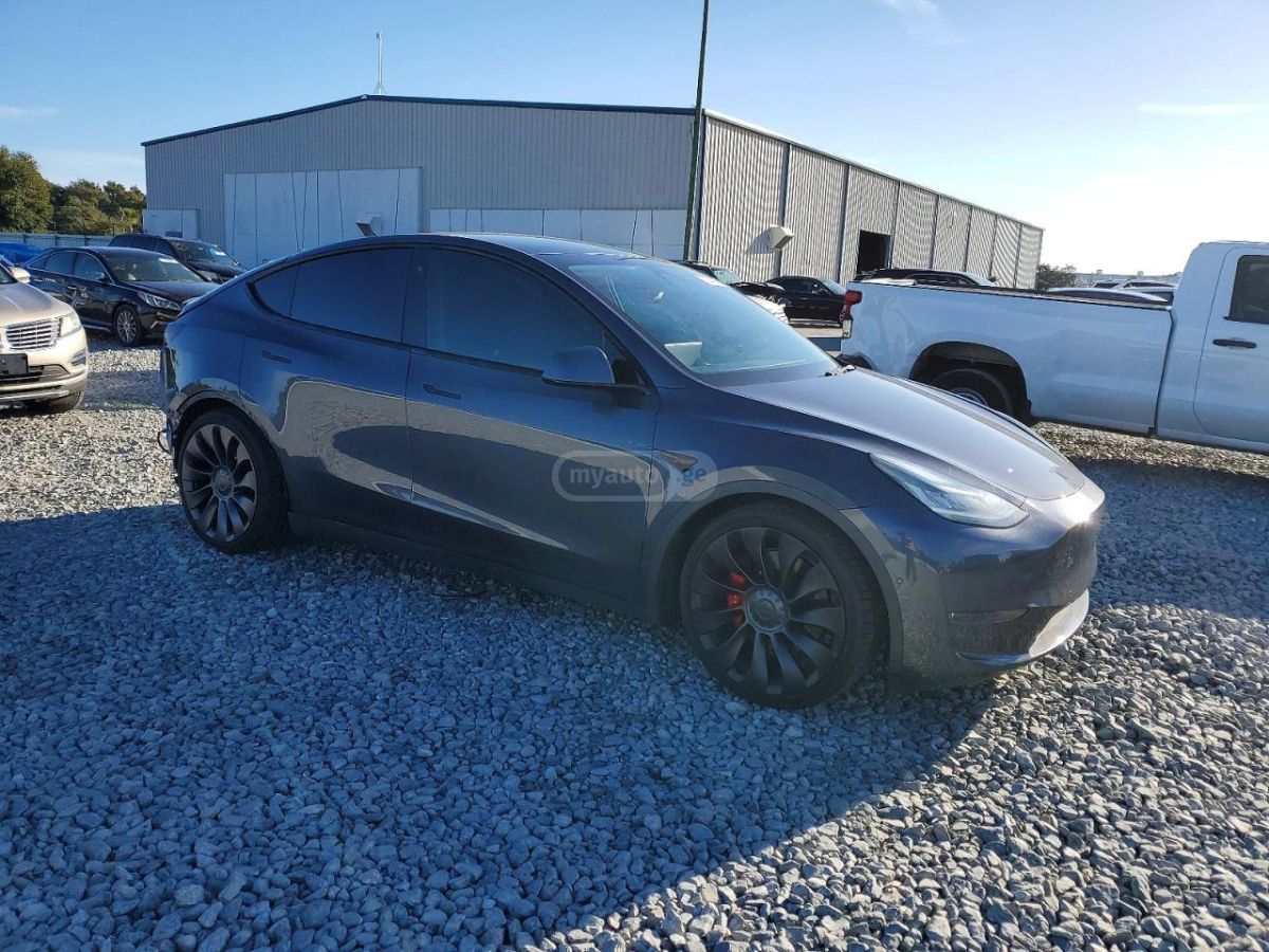 Tesla Model Y 2020 — photo 2
