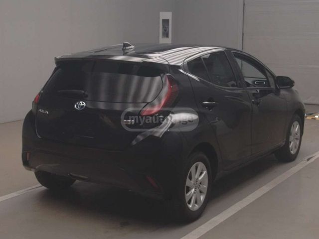 Toyota Aqua 2023 — photo 2