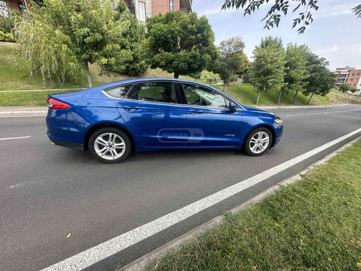 Ford Fusion 2018 — photo 2