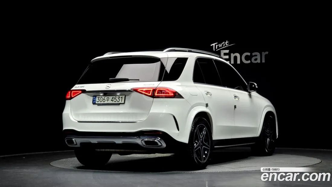Mercedes-Benz GLE 63 AMG 2021 — photo 2