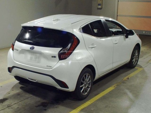 Toyota Aqua 2023 — photo 2