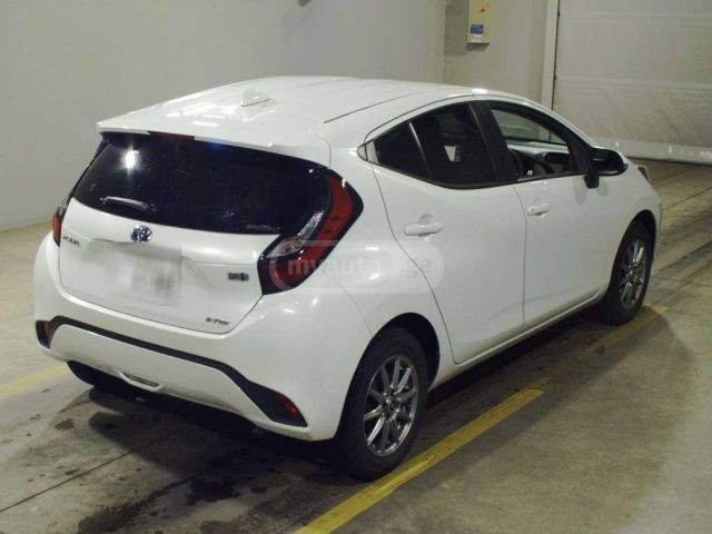 Toyota Aqua 2023 — photo 2
