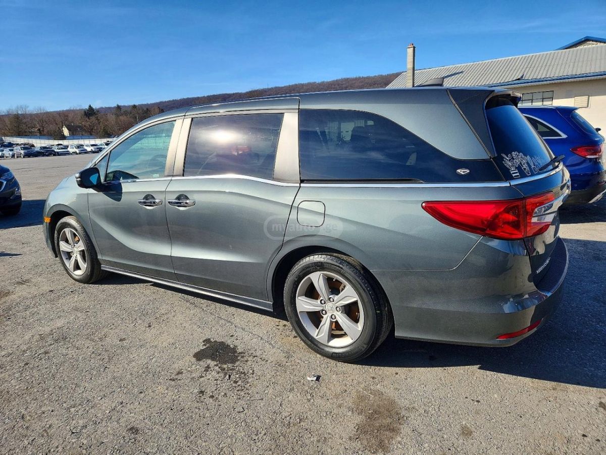Honda Odyssey 2018 — photo 2