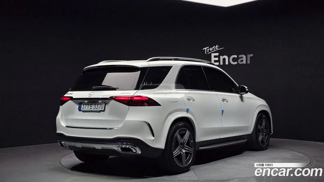 Mercedes-Benz GLE 63 AMG 2023 — photo 2
