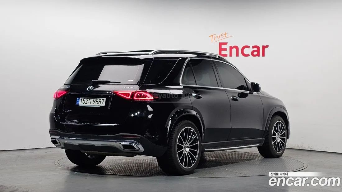 Mercedes-Benz GLE 63 AMG 2023 — photo 2
