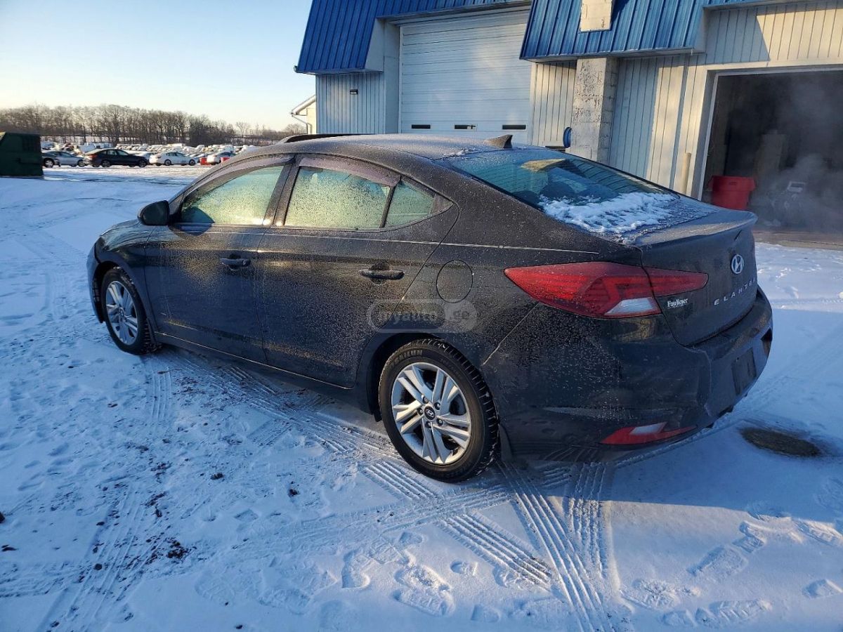 Hyundai Elantra 2020 — photo 2