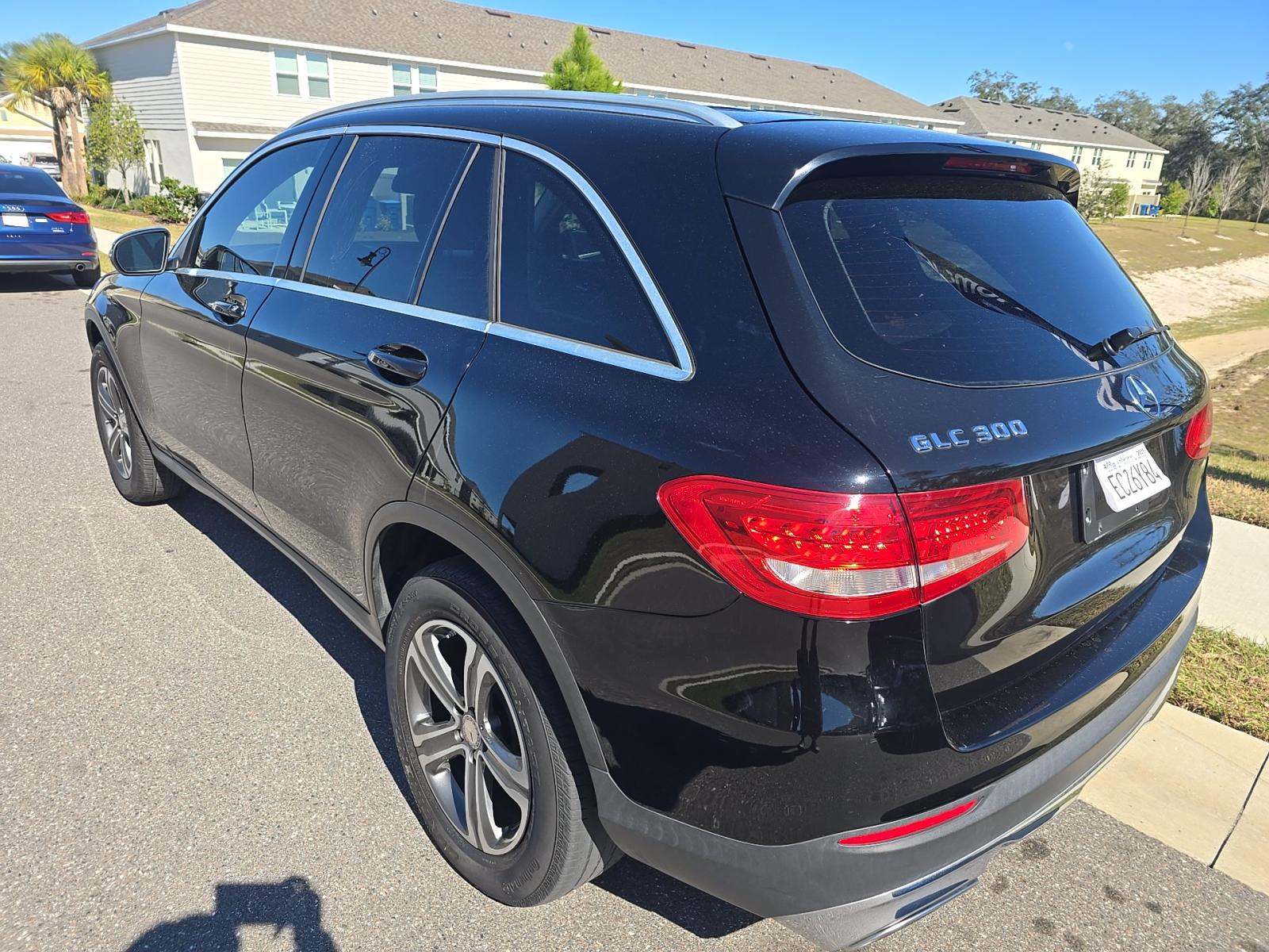 Mercedes-Benz GLC 300 2016 — photo 2