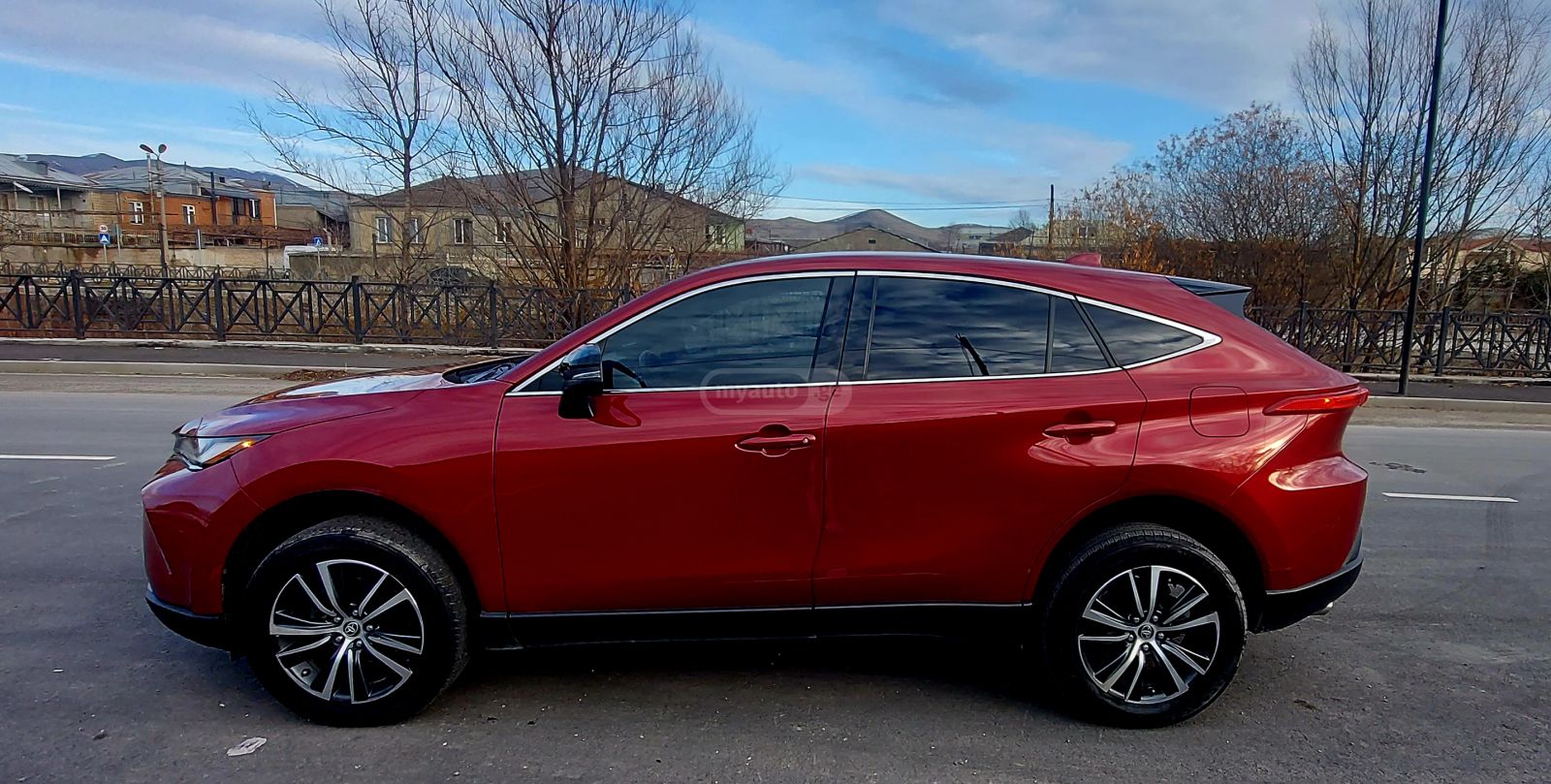 Toyota Venza 2023 — photo 2