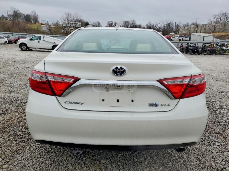 Toyota Camry 2023 — photo 2