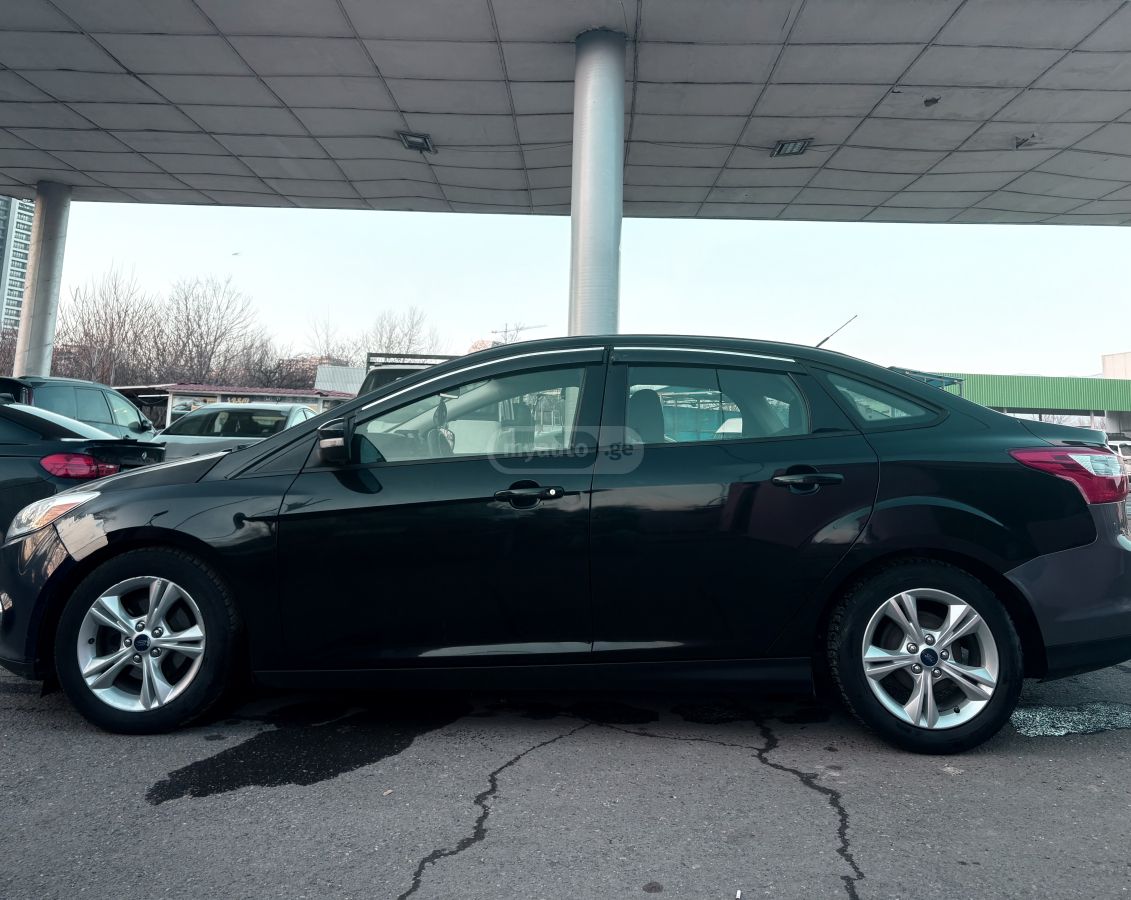 Ford Focus 2014 — photo 2
