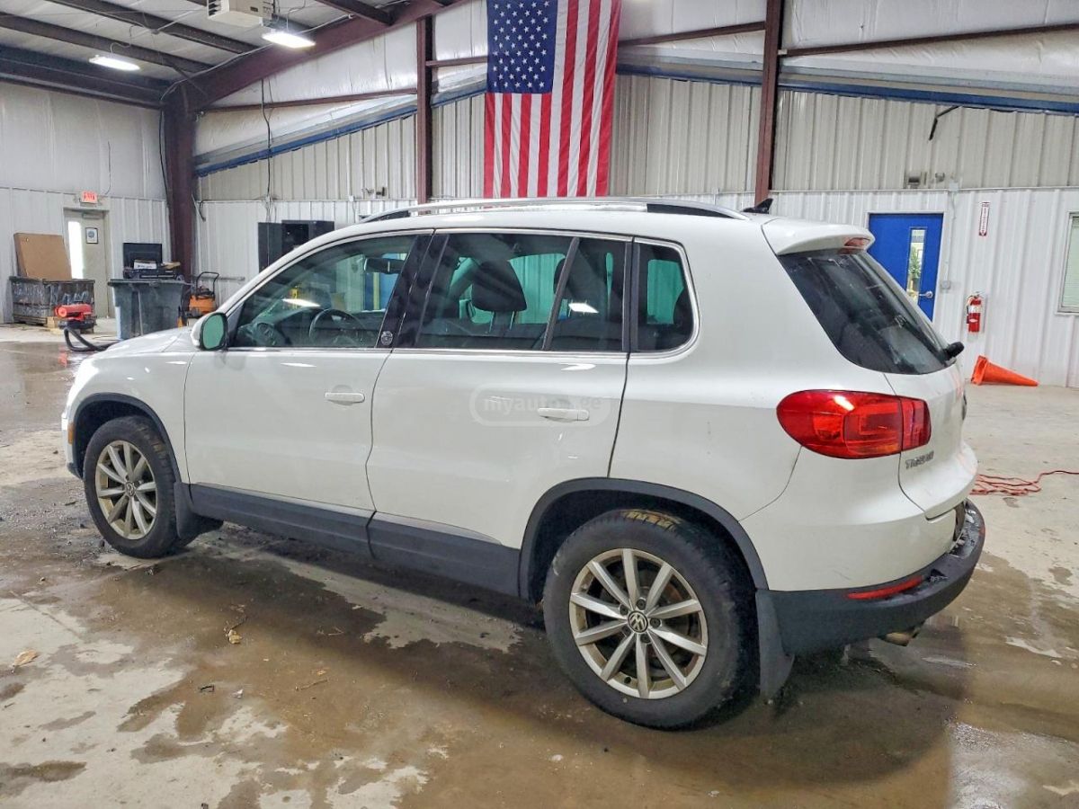 Volkswagen Tiguan 2017 — photo 2