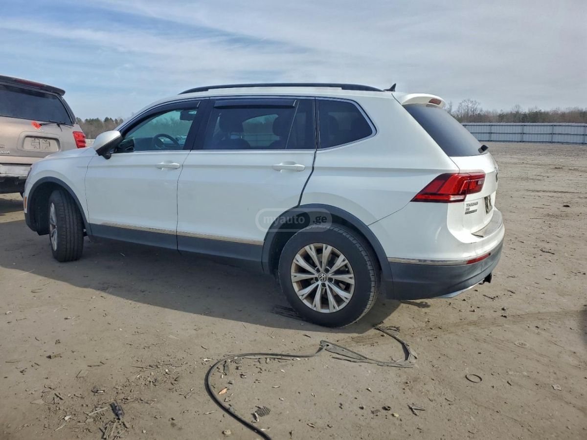 Volkswagen Tiguan 2018 — photo 2