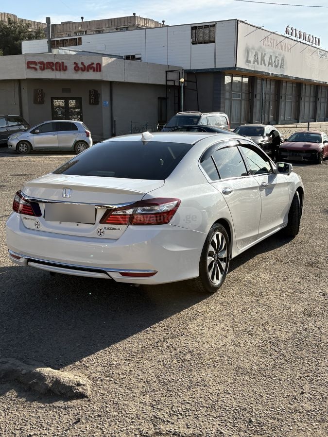 Honda Accord 2017 — photo 2