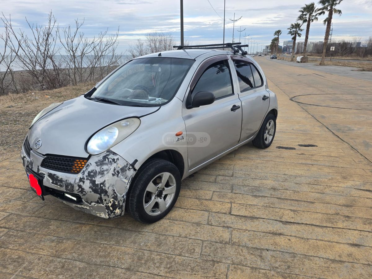 Nissan March