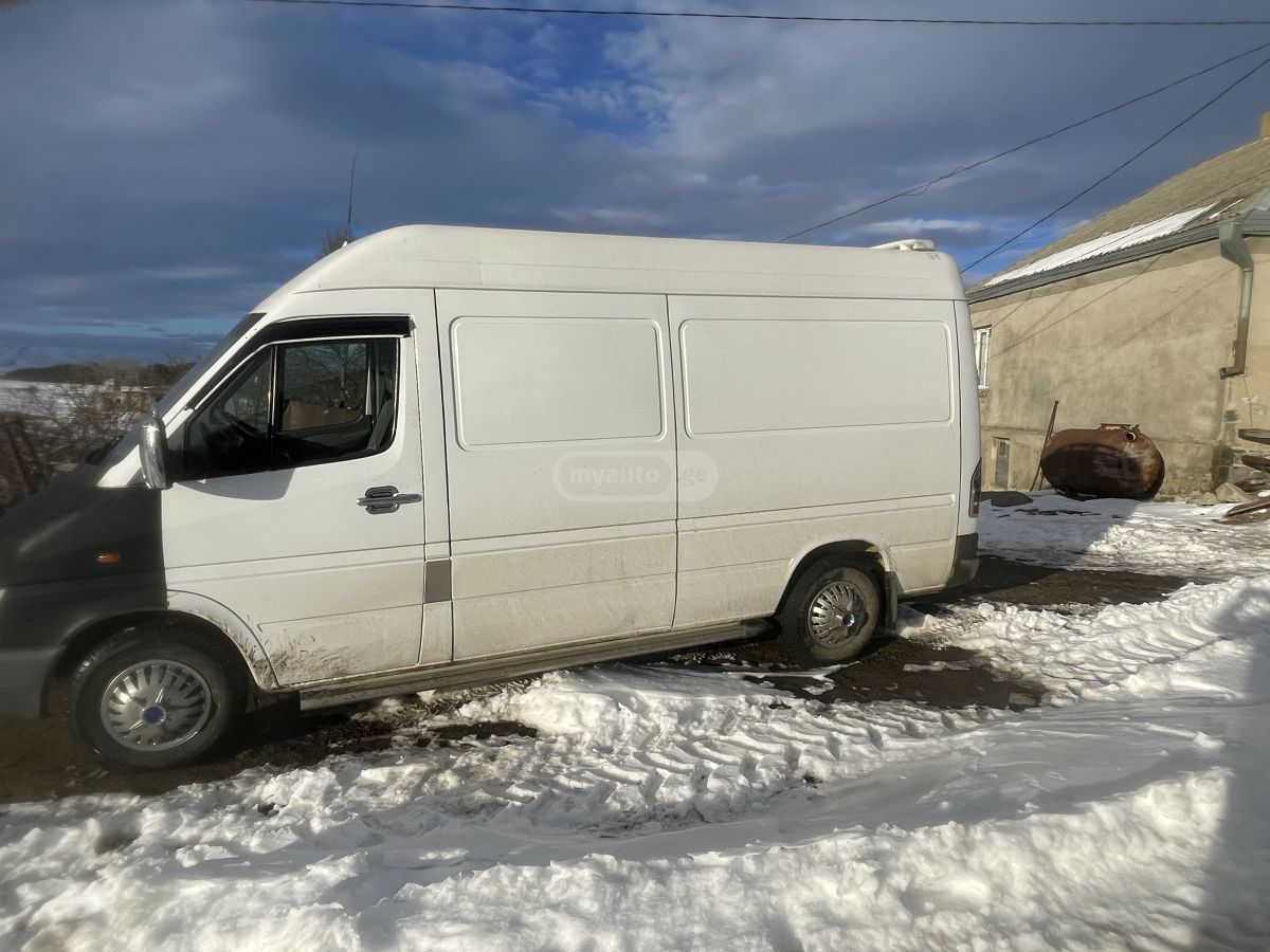 Mercedes-Benz Sprinter 2000 — photo 2