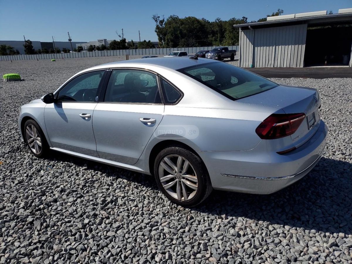 Volkswagen Passat 2019 — photo 2