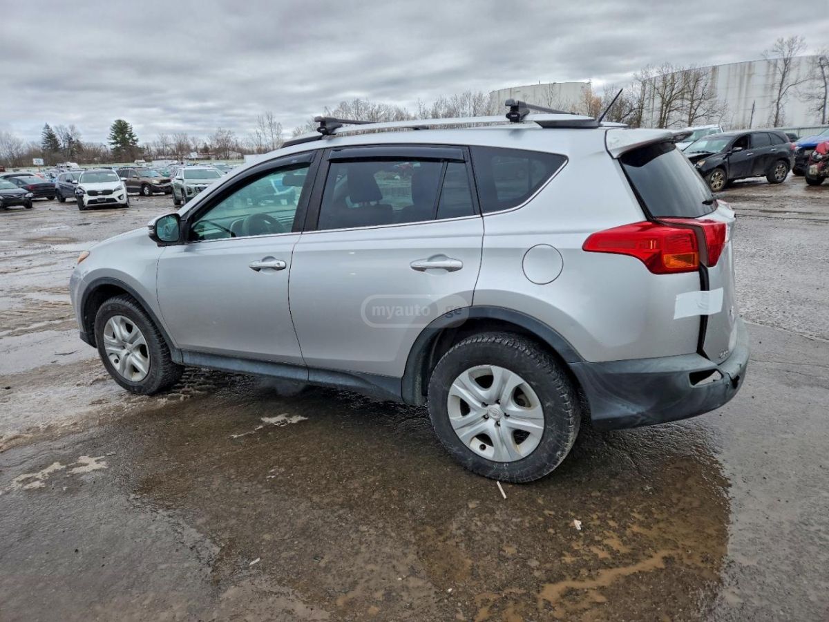 Toyota RAV4 2015 — photo 2