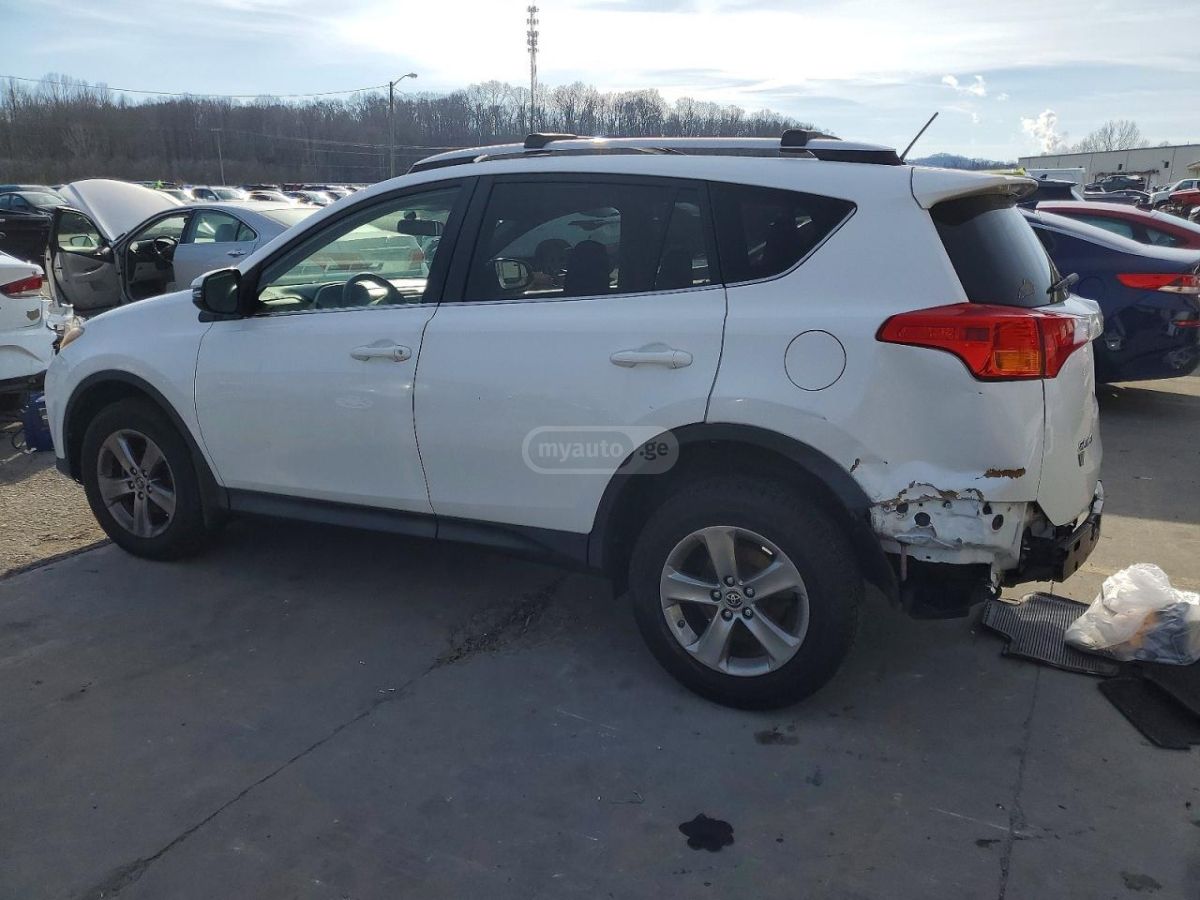 Toyota RAV4 2015 — photo 2