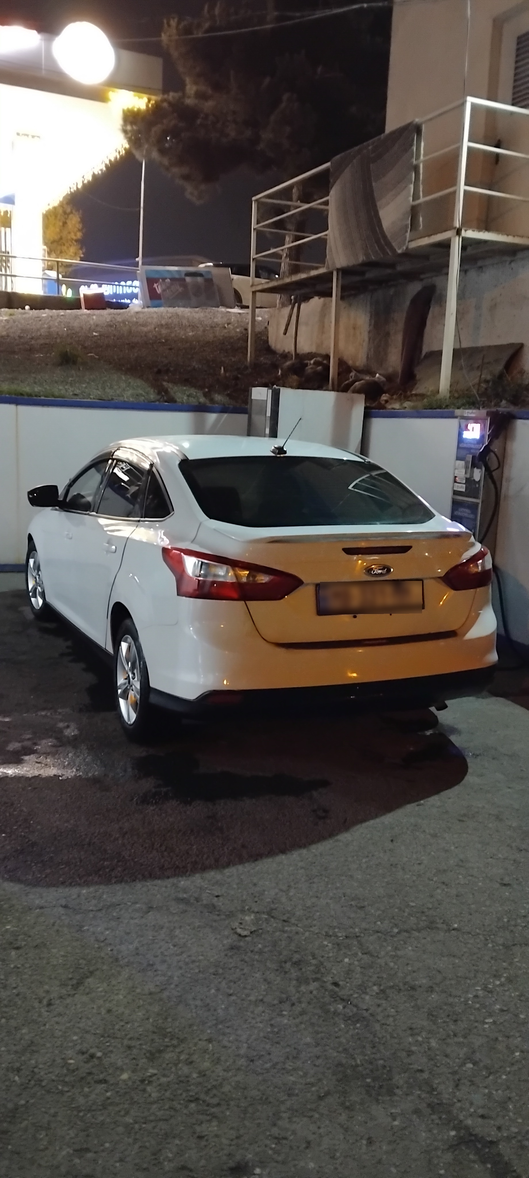 Ford Focus 2013 — photo 2
