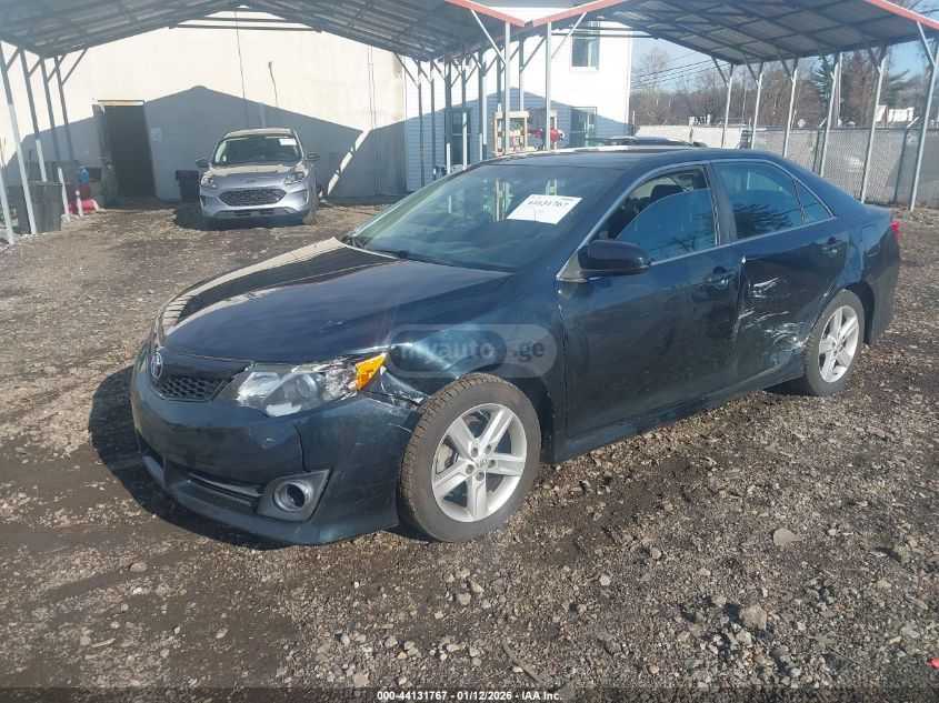 Toyota Camry 2014 — photo 2